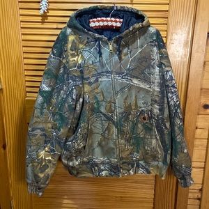 Carhartt Real-tree Cammo Quilted Hoodie. Size 2XL. Great for winter.!